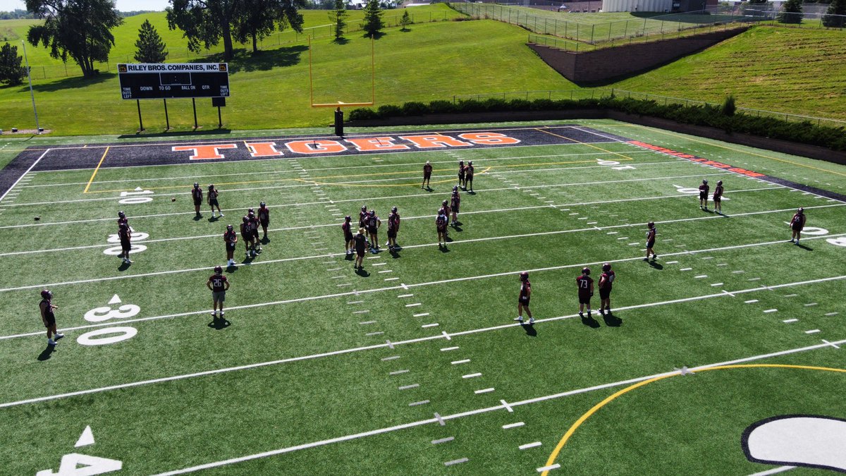 UMMFootball's tweet photo. Day 1 ✅

#TEAM #RollCougs🐾 https://t.co/SAZ5ihopmE