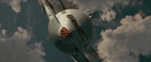 Rewatched #SupermanReturns - that plane rescue remains unmatched. The way your heart is racing as Clark leaves the bar and the fighter jets call in a bogey… neither of the last two movies have come close. Daily Planet scenes all great too.