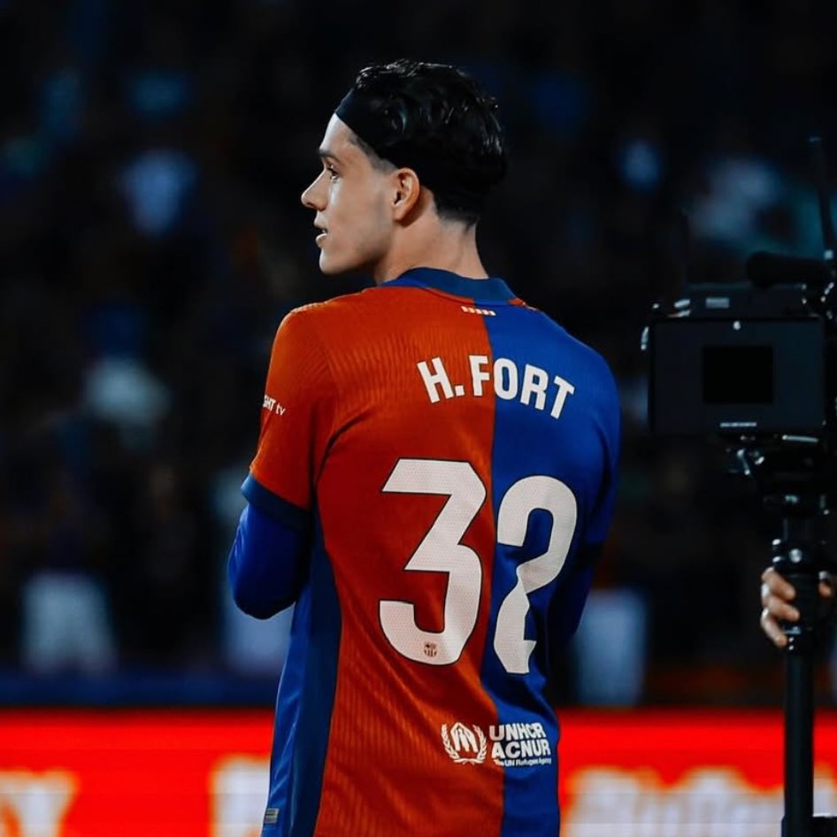 FabrizioRomano's tweet photo. 🚨🟣🔵 Aston Villa have made contact to be informed on Hector Fort deal as Barcelona RB could leave this month.

Initial talks ongoing. @MatteMoretto 🤝🏻 https://t.co/FmDYBuipQw