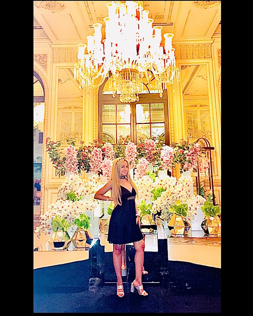 BeautyNBrain1's tweet photo. #ThrowbackThursday to when I was present for the @wednesdayaddams #premiere , a #StreamingShow #Series on @netflix , where #cast arrivals for season two came in, for @FlamingleEnt to capture the stellar cast and for me to #dresstoimpress for a nearby break at  #ThePlazaHotel NYC. https://t.co/snplrSklip