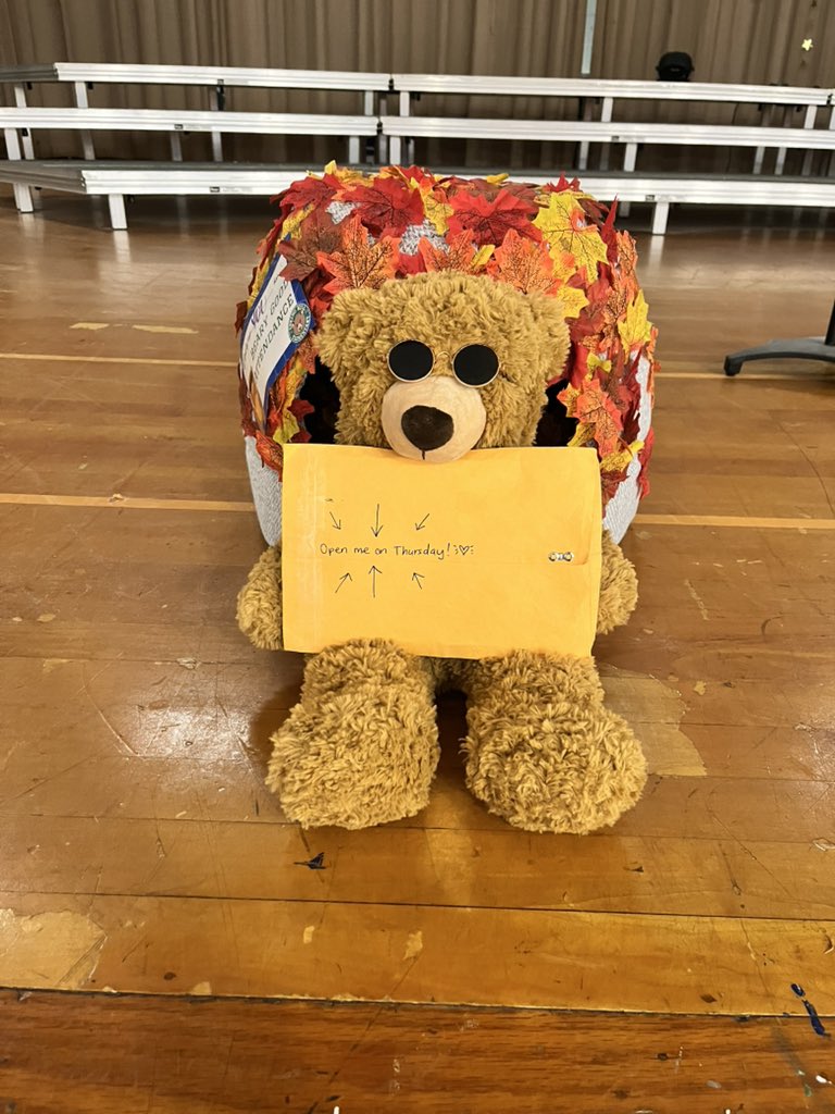 Tomorrow is the first weekly attendance award of the year! Which class will win Lil’ Sparky for the week’s best attendance? Find out tomorrow morning at Morning Assembly! 💚🐻💙  #DreamBelieveThinkAchieveBIG #BearNation #WhereDemBEARSat