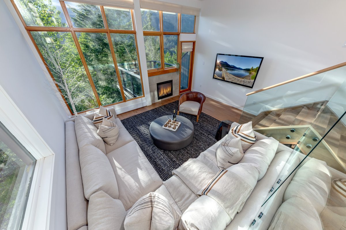 DaveBurch's tweet photo. ✨ A Whistler Showpiece ✨

Reimagined by Cabin Fever Interiors &amp; renovated by Burj Enterprises—this 3-bed + flex blends modern elegance with mountain warmth.

Fireplace nights, sunset decks, &amp; epic views.  🏔

📍 2221-15 Gondola Way | $2,695,000
DM us for more info! https://t.co/YuDJMKyOBQ