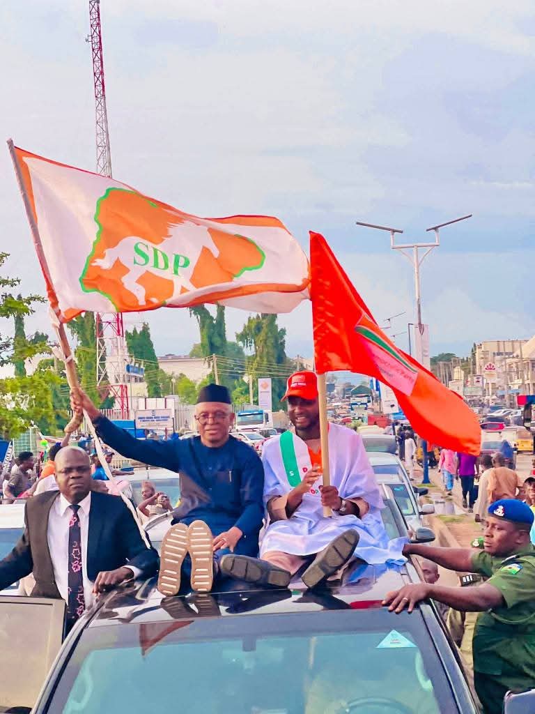 Truth vs Talk: Governance score Card (@rescue9jaa) on Twitter photo Malan Nasir <a href="/elrufai/">Nasir Ahmad El-Rufai</a> today in Zaria
Some people's insomnia just got a fresh upgrade tonight. Just a little something to keep you awake till 2027 in sha Allah.
I'm loving this.🤝🤝😂
Malam duniya ne😂😂 Malan Nasir <a href="/elrufai/">Nasir Ahmad El-Rufai</a> today in Zaria
Some people's insomnia just got a fresh upgrade tonight. Just a little something to keep you awake till 2027 in sha Allah.
I'm loving this.🤝🤝😂
Malam duniya ne😂😂