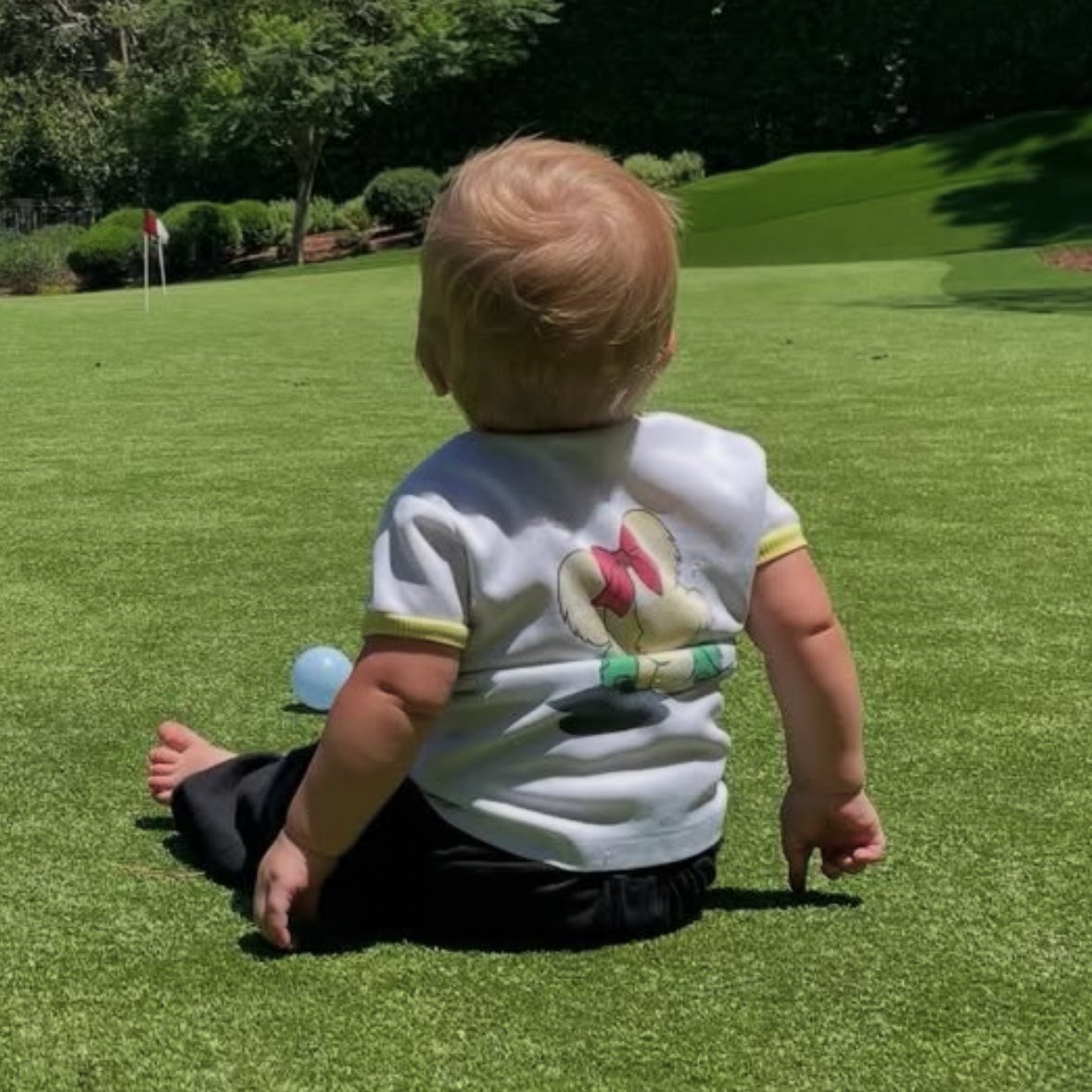 me encantan los outfits que le ponen a Jack, son tan adorables, te amo gordito.