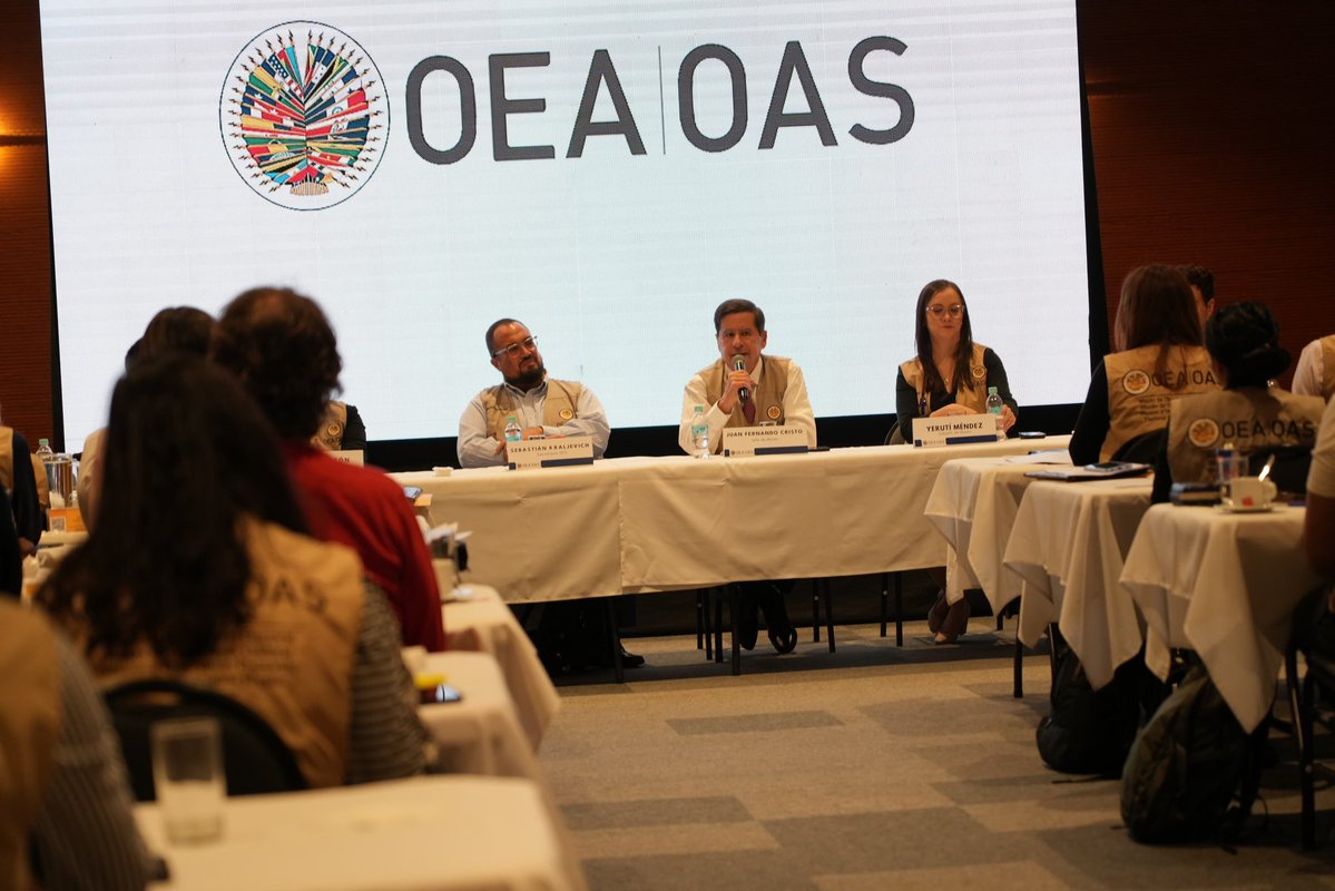OEA (@oea_oficial) on Twitter photo El Jefe de la Misión Electoral Juan Fernando <a href="/CristoBustos/">Juan Fernando Cristo</a> saludó hoy a l@s observadores del equipo de la #OEAenBolivia que estarán desplegados en los 9 departamentos de 🇧🇴 y en ciudades del exterior en 🇦🇷🇧🇷🇨🇱🇪🇸 para las #EleccionesGenerales2025.
Esta es la 23ª #MOE_OEA que se El Jefe de la Misión Electoral Juan Fernando <a href="/CristoBustos/">Juan Fernando Cristo</a> saludó hoy a l@s observadores del equipo de la #OEAenBolivia que estarán desplegados en los 9 departamentos de 🇧🇴 y en ciudades del exterior en 🇦🇷🇧🇷🇨🇱🇪🇸 para las #EleccionesGenerales2025.
Esta es la 23ª #MOE_OEA que se