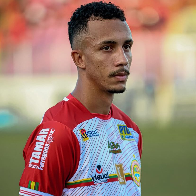 blogdoleofelix's tweet photo. Atacante Everton Cabaré acertou com o Baraúnas e vai reforçar o Leão na segunda divisão do Campeonato Potiguar. Jogador estava na Juazeirense/BA, que foi eliminado recentemente da Série D.

#blogdoleofelix https://t.co/KCXbEDI0Wc