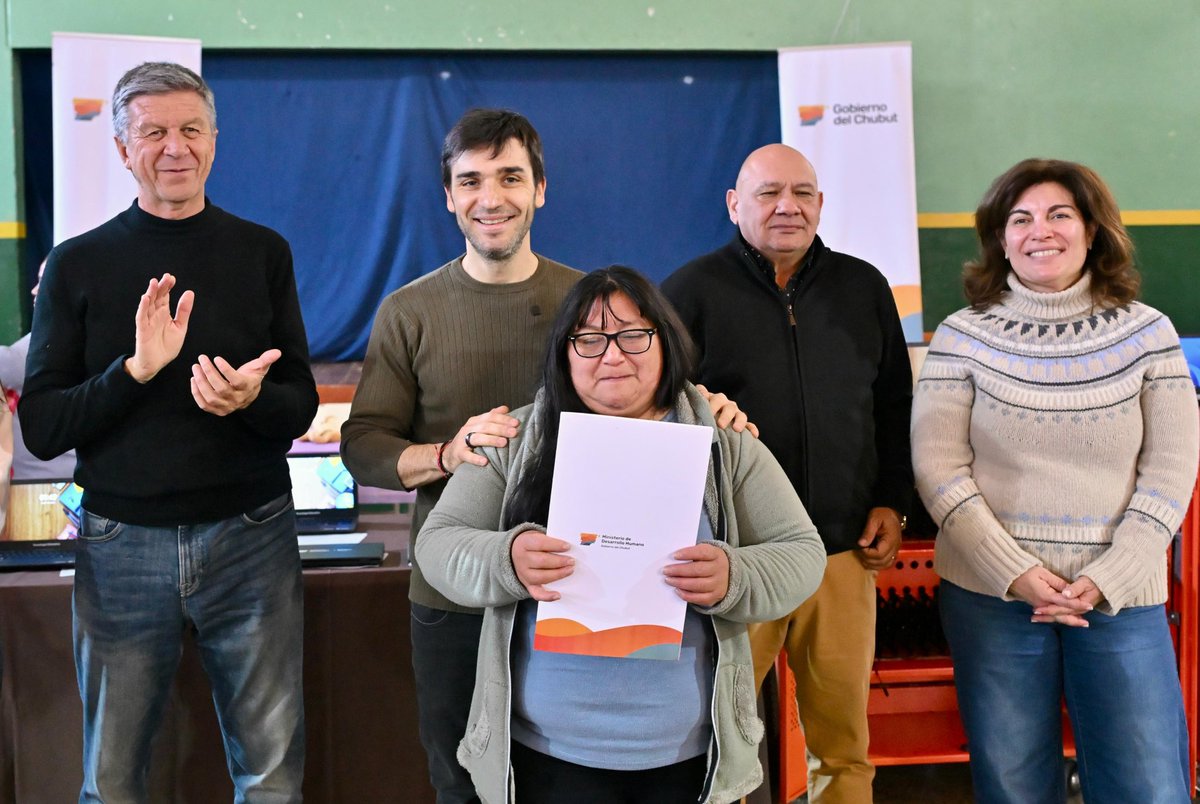 CON EL FIRME COMPROMISO DE INTEGRAR A CHUBUT

Desde que asumimos, nuestro objetivo siempre fue claro: integrar a todos los pueblos de la provincia y que las futuras generaciones tengan acceso a las mismas oportunidades de crecimiento y desarrollo, sin importar dónde hayan nacido.