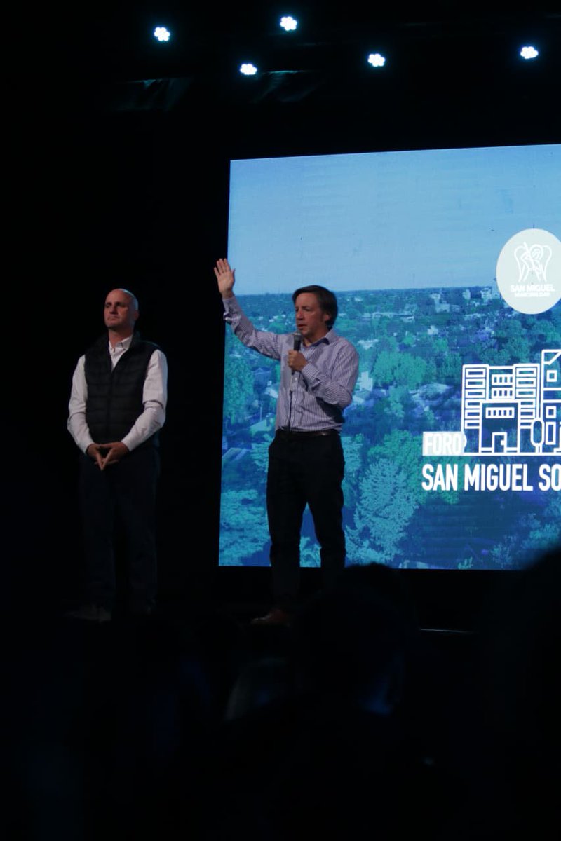 jaimemendezh's tweet photo. Hoy realizamos una jornada de gabinete ampliado junto a distintos equipos de gestión municipal, para exponer las metas alcanzadas y los proyectos a realizarse en los próximos meses #SanMiguel https://t.co/jOaVHDwgzZ