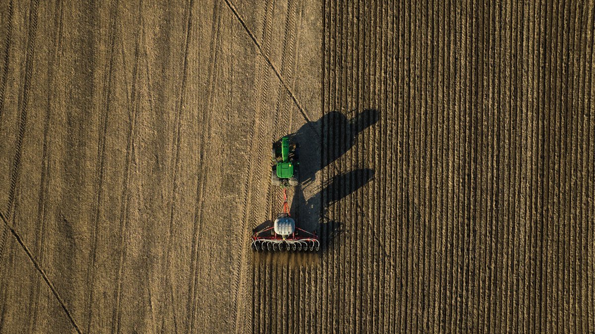 FarmReign tweet media