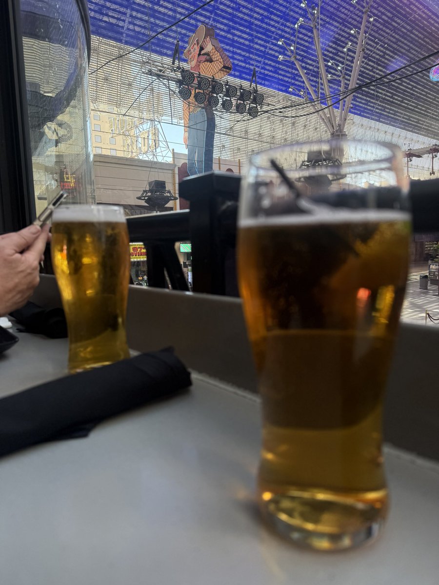 wapple15's tweet photo. Thursday afternoon #CiderView #BeerView #Nevada #FocusGames https://t.co/xFOIQigkkU