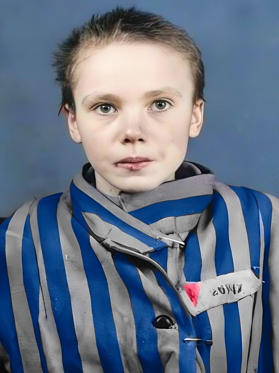 15 sierpnia 1928 w Wólce Złojeckiej
przyszła na świat
BESTIALSKO ZAMORDOWANA DOSERCOWYM ZASTRZYKIEM FENOLU PRZEZ NIEMIECKICH LUDOBÓJCÓW W WIEKU ZALEDWIE 14 LAT
POLSKA DZIEWCZYNA,
CZESŁAWA KWOKA,
ofiara pacyfikacji Zamojszczyzny, okrutnie zbita pejczem przez niemiecką zbrodniarkę.