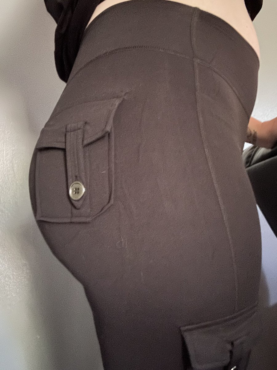 a.co/d/876tTwH

Dude these pants are 🔥! 
High wasted, stretchy, cargo- like type. Makes your 🍑 look 👌! Bahaha! Even though I kind of already have a bigger Hiney! Bahaha! I definitely recommend these! #amazon #sexy #love #yay
