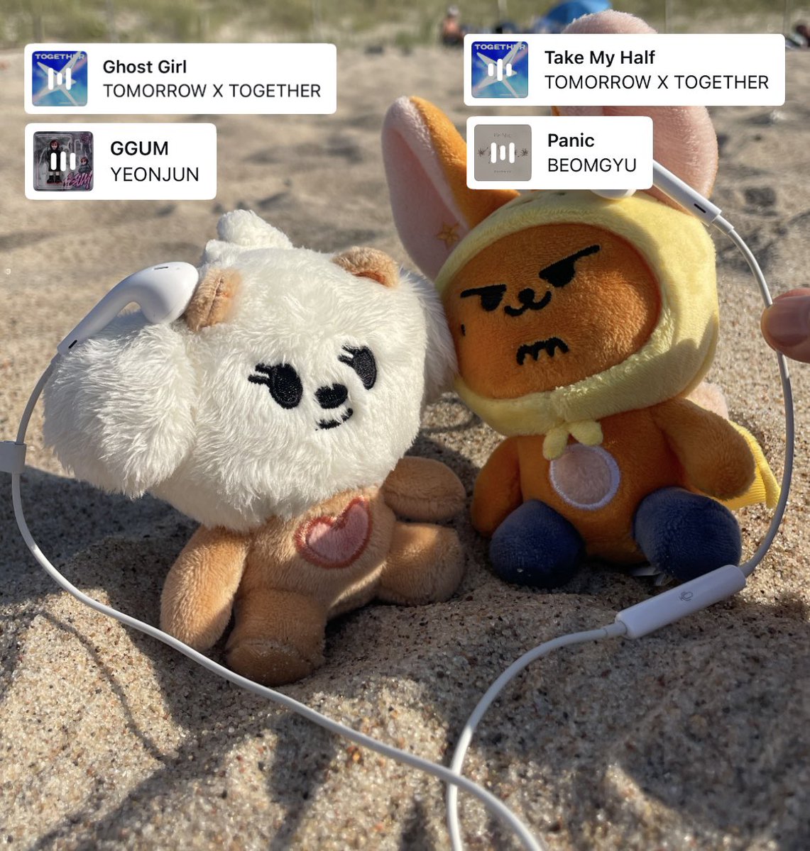 closetobeomgyu's tweet photo. they’re sharing headphones ♡ https://t.co/ipps4sZ6cn