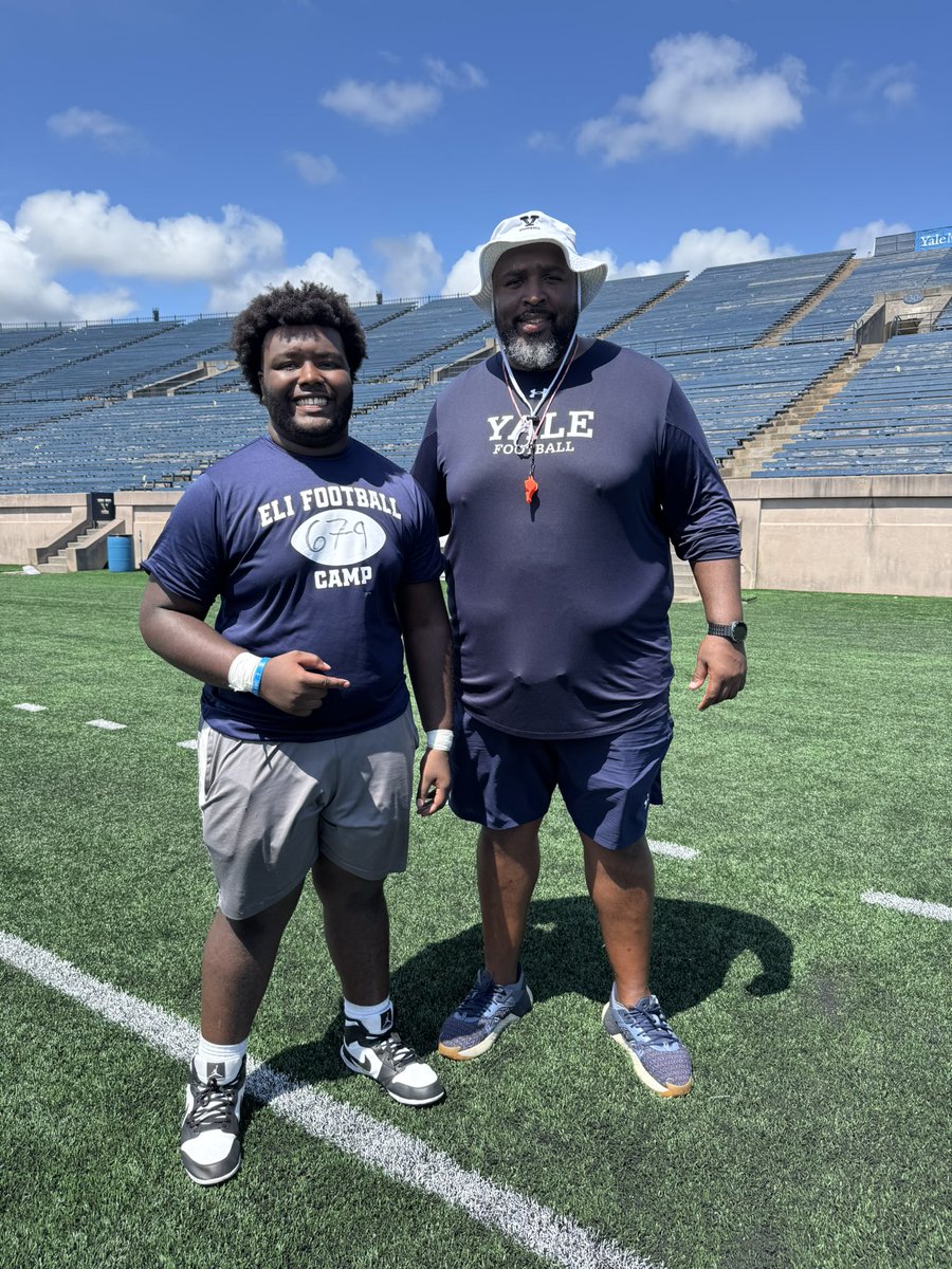 Scottiee_65's tweet photo. Yale football camp thank you for having me https://t.co/43cNovapXa