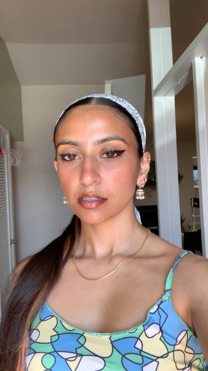 goddessahvi_'s tweet photo. i want ur wallet today and ur gonna give it to me 👁️🫦👁️ https://t.co/IrRLiD917E