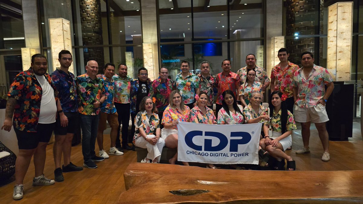 Entre buena compañía y paisajes increíbles, vivimos una cena especial 🌺🍽️ y una aventura en el parque temático de Jurassic Park – Kualoa Ranch. 🦖🌴
¡Momentos que fortalecen nuestra unión y nos inspiran a seguir creciendo juntos!

#CDPartner

#CDP #HawáiConCDP #ExperienciaCDP