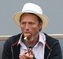DIVINEROTICISM's tweet photo. Mads Mikkelsen getting a documentary called "Devil in the flesh"
 
the devil in question: https://t.co/ljQprbZ7dt