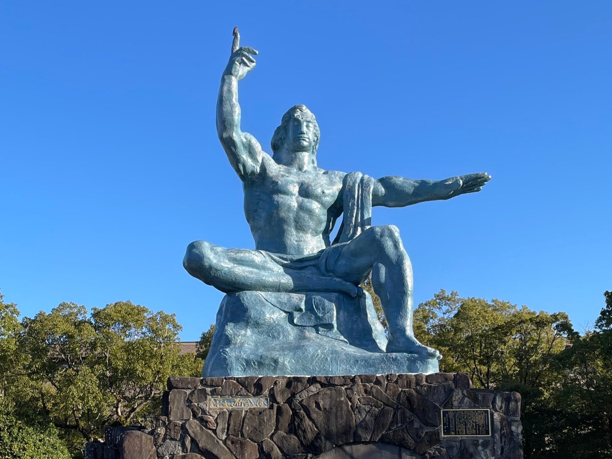 おはようございます。本日は80回目の終戦記念日です。先の大戦で犠牲となられたすべての方々に対し謹んで哀悼の誠を捧げるとともに、今なお傷跡に苦しむ皆様に心からお見舞い申し上げます。戦後80年にあたり「長崎を最後の被爆地に」する決意を新たに、長崎市民の皆様とともに、世界恒久平和に向けた祈