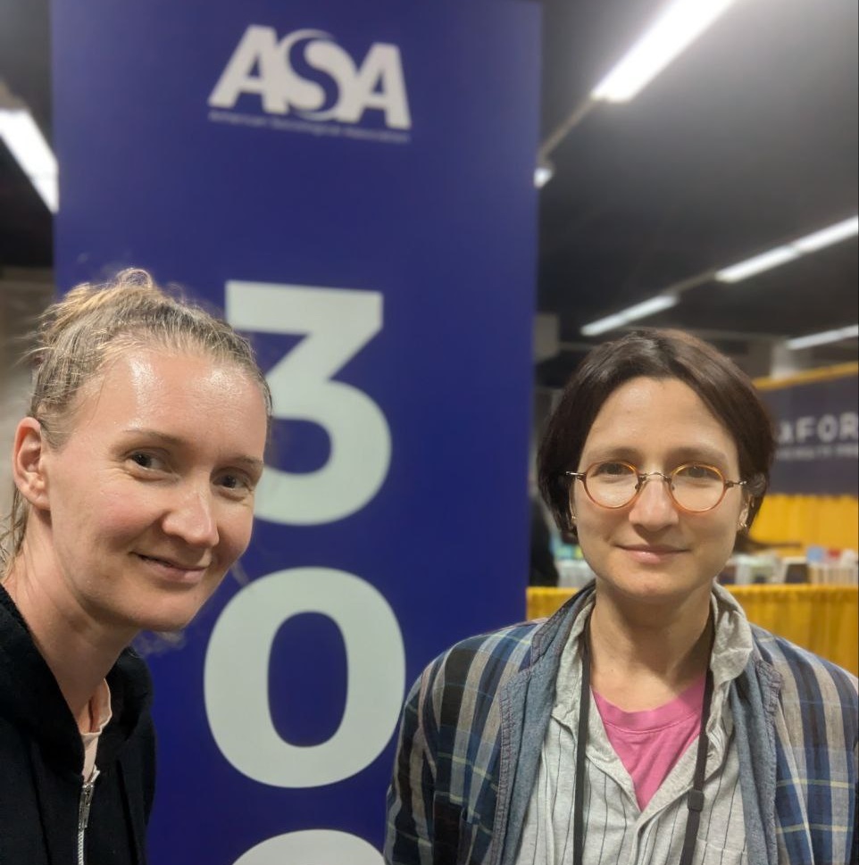 Besample_app's tweet image. 🎓 We were excited to join the 120th Annual Meeting of the American Sociological Association (@ASAnews)! 

It’s our very first time connecting with sociologists at a conference, and our main goal was discovery. The ASA community turned out to be very open and welcoming 🙌

It was…