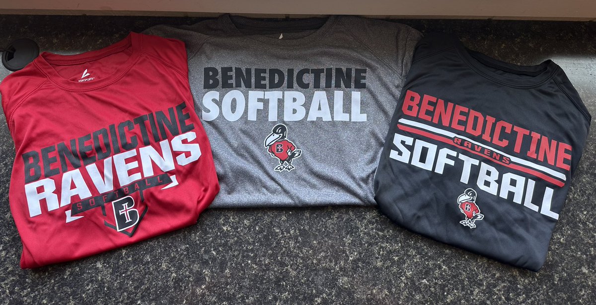 Raven_Softball's tweet photo. Practice T-shirts are in! We’re ready to get the 2025/2026 season rolling!

9 days until Freshman Move-in
13 days until First Day of School
18 days until Practice‼️ https://t.co/eAPfSaDnxz