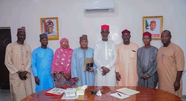 M. S. Abdullahi (@man_rabs99) on Twitter photo Earlier this afternoon, Dr <a href="/AminuMagashiG/">Aminu Magashi Garba</a> led members of the Kano State Healthcare Forum, associates of 2023 Gubernatorial Health-Transition Committee to a meeting with the SSG Alh Umar Faruk. Meeting aimed to strengthen partnership to improve healthcare delivery in the state. Earlier this afternoon, Dr <a href="/AminuMagashiG/">Aminu Magashi Garba</a> led members of the Kano State Healthcare Forum, associates of 2023 Gubernatorial Health-Transition Committee to a meeting with the SSG Alh Umar Faruk. Meeting aimed to strengthen partnership to improve healthcare delivery in the state.