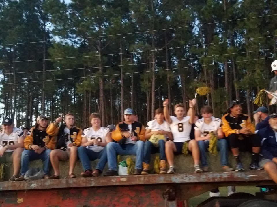MrsCoachHelton's tweet photo. @TMobile X: @JDfbRecruits
 • Instagram: @jeffdavisfootball
 • Hashtags: #FN5GL &amp; #Sweepstakes
Jacket Pride Memories https://t.co/0znmWCVATc