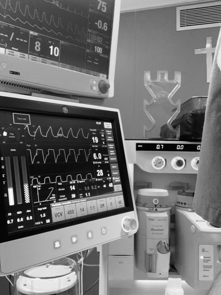 ── .✦ Cardiothoracic surgeon.