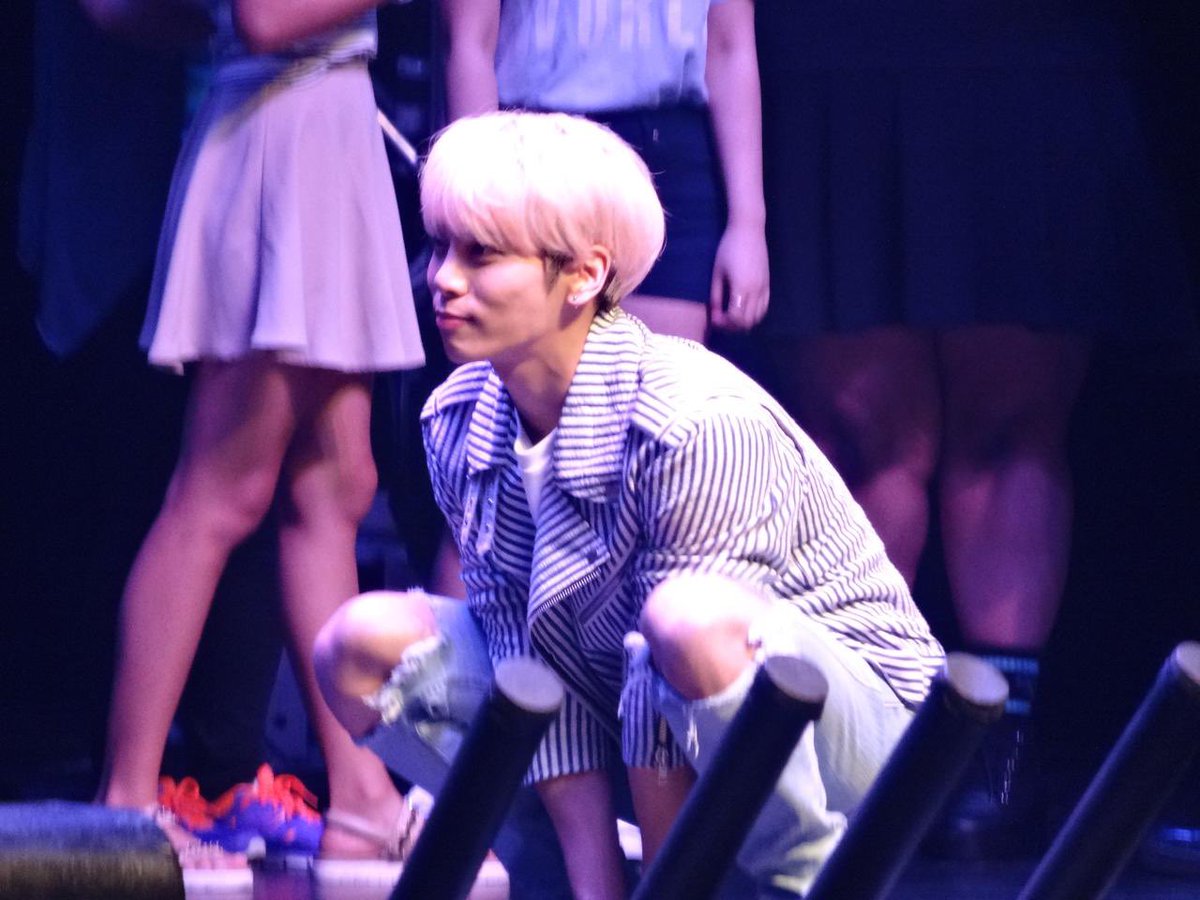 Guiltaem_'s tweet photo. I haven’t shared them on here because they are not the best quality and didn’t know if someone would care about them, but here are some pictures I took of Jonghyun at SHINee’s fanmeet in 2016 https://t.co/WqnEOvdOmw