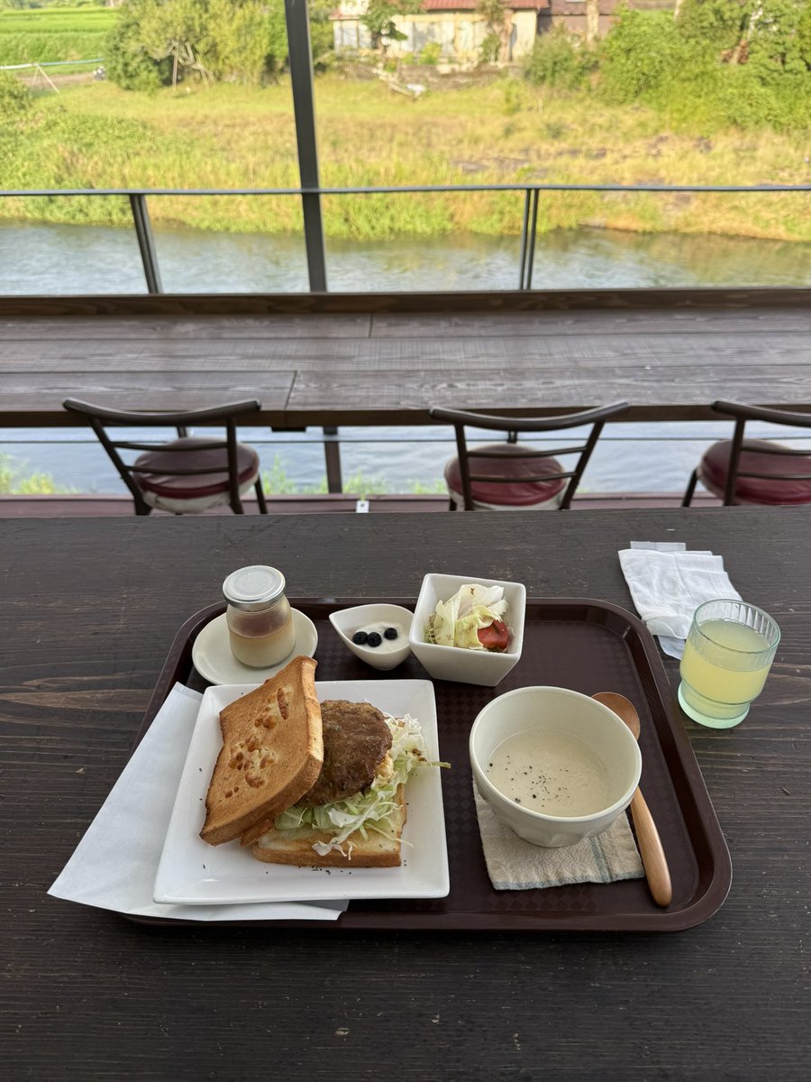 kkkkmit's tweet photo. 雲海チャレンジ後モーニング https://t.co/OraTyYqKa3