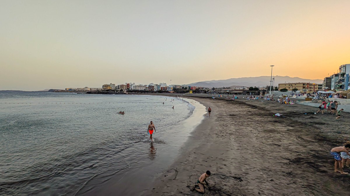 Menos calima al ocaso con brisa suave #Telde #GranCanaria <a href="/AEMET_Esp/">AEMET</a> <a href="/AEMET_Canarias/">AEMET Canarias</a> <a href="/TiempoRTVC/">El Tiempo RTVC</a> <a href="/lasextameteo/">La Sexta Meteo</a> <a href="/meteogc/">Meteo y paisajes Gran Canaria</a> <a href="/ElTiempo_tve/">El Tiempo en TVE</a> <a href="/el_tiempohoy/">El Tiempo Hoy</a> <a href="/ElTiempoA3/">El Tiempo de Antena 3</a> <a href="/VickyPalmaMeteo/">Vicky Palma</a> <a href="/Tiempo_Mercedes/">Mercedes Martín</a> <a href="/RAM_meteo/">RAM: Revista del Aficionado a la Meteorología</a> <a href="/EmiliaGlez1/">Emilia Glez</a> <a href="/fcocachometeo/">Francisco Cacho</a> <a href="/CedresEdgar/">Edgar Cedrés</a> <a href="/EmocionesCan/">Emociones Canarias</a> <a href="/AlkerRosemary/">Rosemary Alker</a>