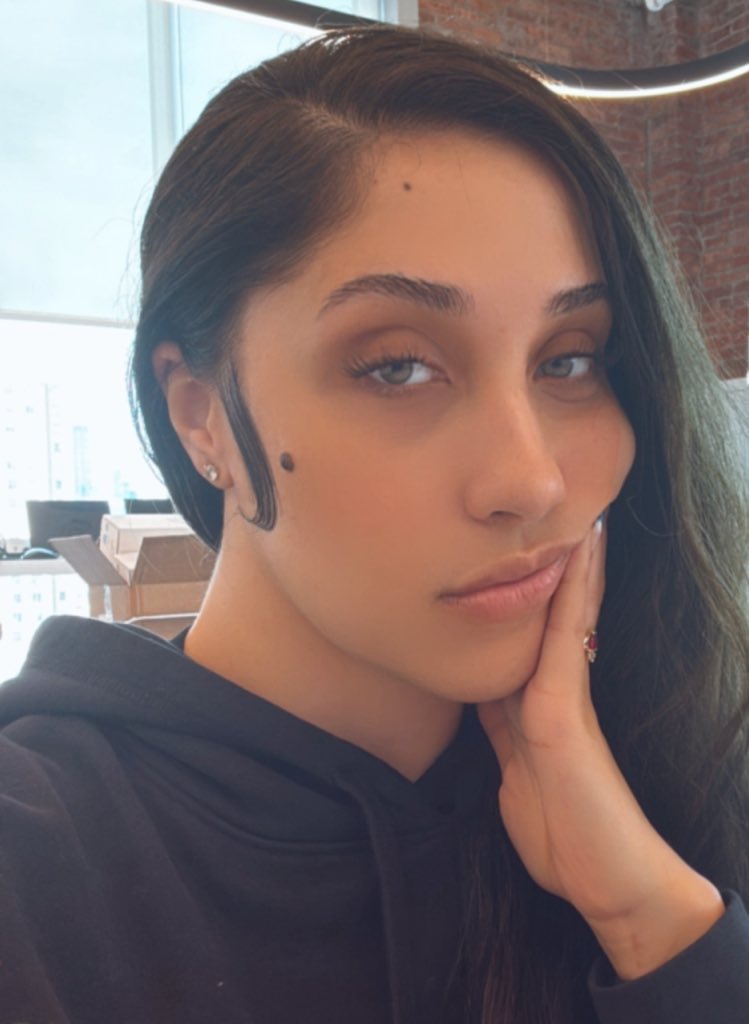 Infinity✨is a Bodega Baddie tweet media