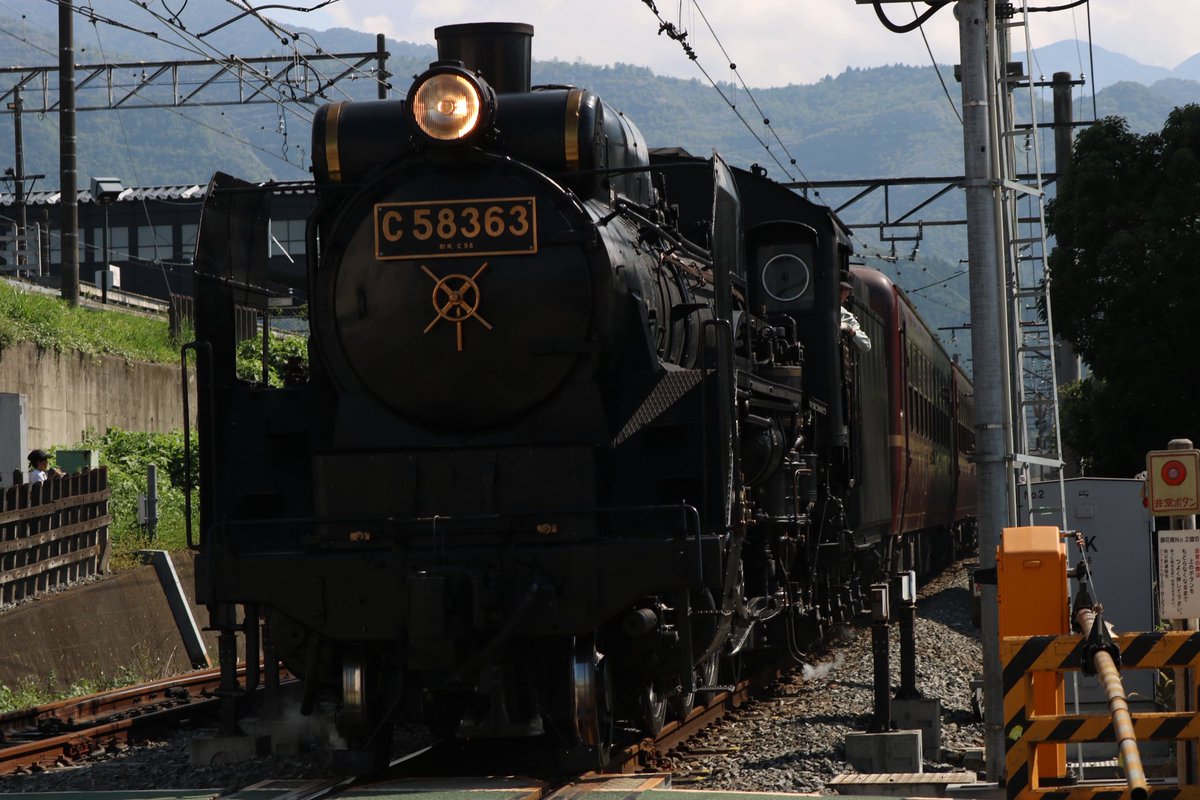 昨日は友達と西武に乗って秩父へ行ってきました！8000系やラビューにも乗れました。夏の秩父は暑かったけれど満喫できました。