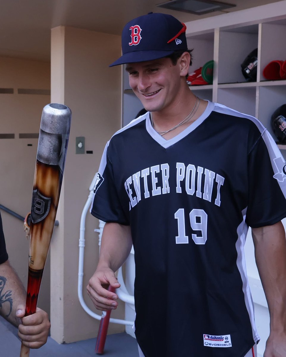 matthewcrory's tweet photo. Roman Anthony’s bat for Players Weekend is SICK! The Roman Empire has arrived!! 

(From @VictusSports) https://t.co/WpHU5YTivV