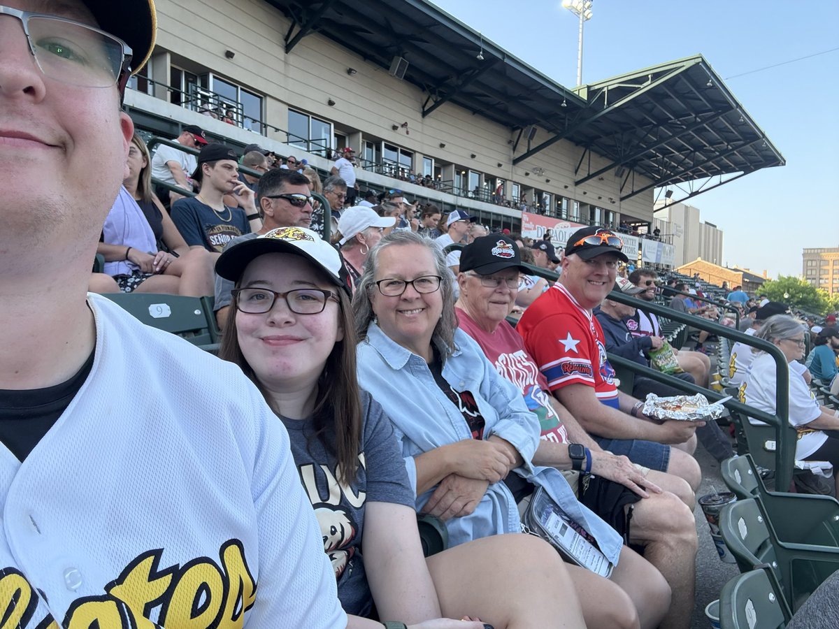 Lori Faas tweet media