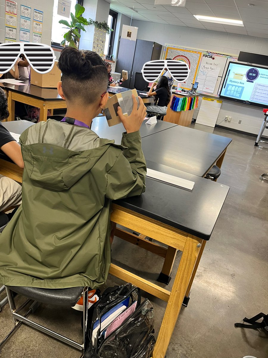 MrsLAVILEZ tweet media