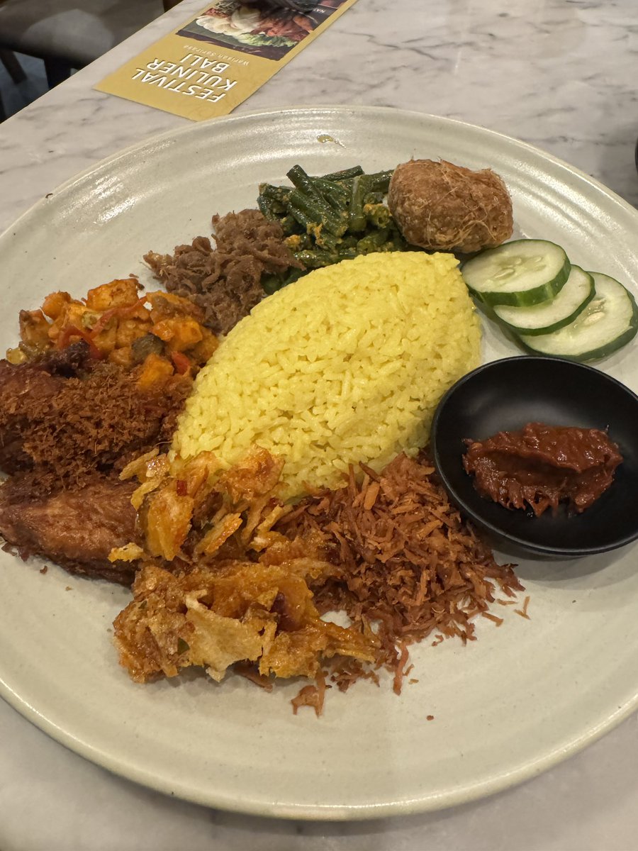 gc_shimokita's tweet photo. さっそく😋
#インドネシア #ジャカルタ #Indoneshia #jakarta 🇮🇩 https://t.co/9OtXGrvtsS