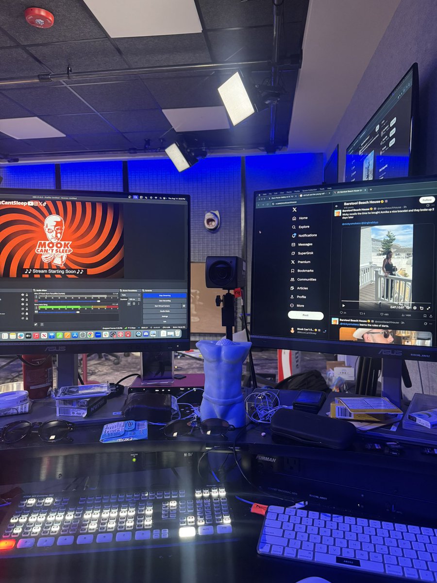 Mook (@connormook_) on Twitter photo LIVE NOW, <a href="/stoolbeachhouse/">Barstool Beach House</a> RED ZONE. Reacting to every clip, hop in the chat or call in. Panel joining shortly
youtube.com/live/oogjB3rOu… LIVE NOW, <a href="/stoolbeachhouse/">Barstool Beach House</a> RED ZONE. Reacting to every clip, hop in the chat or call in. Panel joining shortly
youtube.com/live/oogjB3rOu…