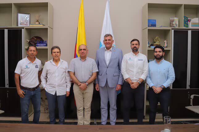cjjaramillor's tweet photo. En el marco del plan de internacionalización #CONNECT2040 y cómo antesala a la Cumbre CELAC–UE, nos reunimos con el Embajador de Rumania en Colombia, Manuel Plesa, para fortalecer la cooperación internacional y abrir nuevas oportunidades de comercio exterior para Santa Marta. Buscamos consolidar lazos con países de la UE, facilitar el acceso de empresas locales a redes comerciales, promover productos de alto valor agregado y fomentar la transferencia de conocimiento en sectores estratégicos.

Santa Marta reafirma así su compromiso de conectarse con el mundo, potenciar su competitividad y generar desarrollo para todos. @SantaMartaDTCH