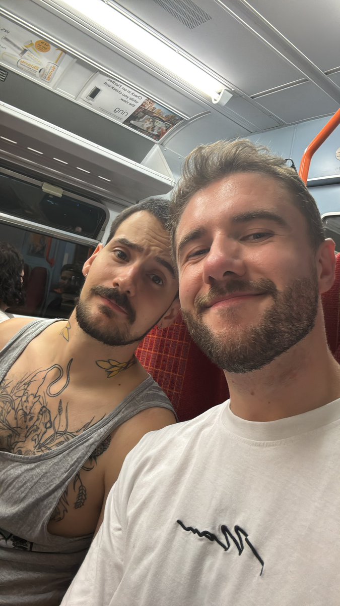 j4kslip's tweet photo. Tired boys https://t.co/qdv0nsXo6y
