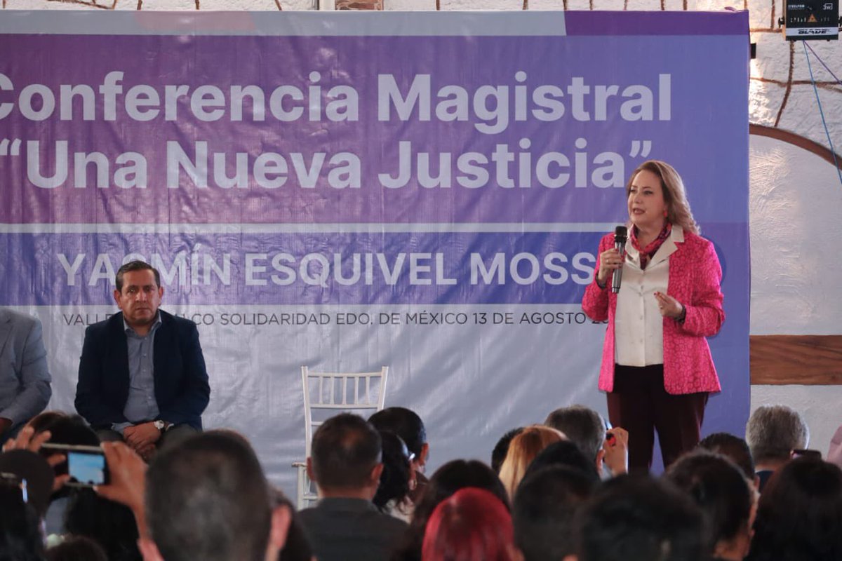 mgdohector's tweet photo. En Valle de Chalco acompañé a la ministra @YasminEsquivel_ en su conferencia y acto de agradecimiento, junto a juezas, jueces y magistrados electos. Un espacio que reafirma que la justicia se fortalece con unidad y cercanía. ⚖️🤝

#JusticiaCercana #HéctorMacedoGarcía https://t.co/ELu6ZIL051