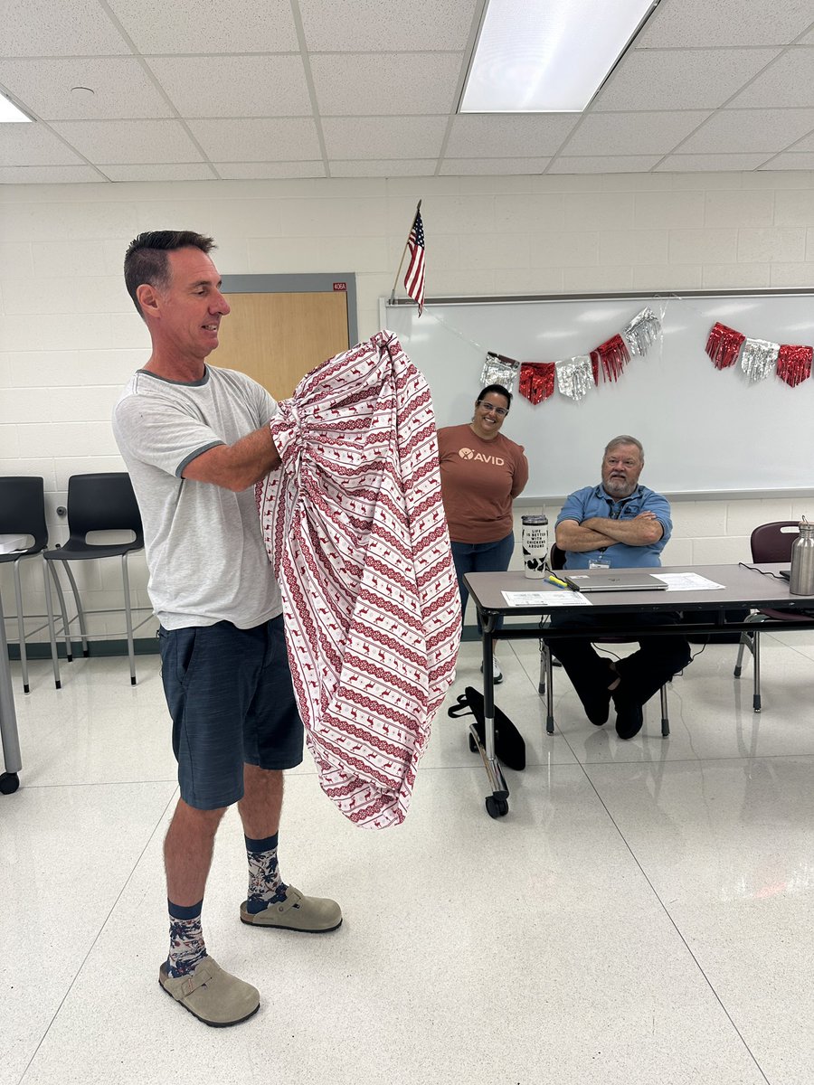 Great Neck Middle School (@greatneckms) on Twitter photo New staff and subs got a laugh in the AVID 101 PD today. Who knew there was actually a way to fold a fitted sheet?!? <a href="/VBAggie93/">Paige Scherr</a> <a href="/CMHBosco/">Cari Huffman</a> New staff and subs got a laugh in the AVID 101 PD today. Who knew there was actually a way to fold a fitted sheet?!? <a href="/VBAggie93/">Paige Scherr</a> <a href="/CMHBosco/">Cari Huffman</a>