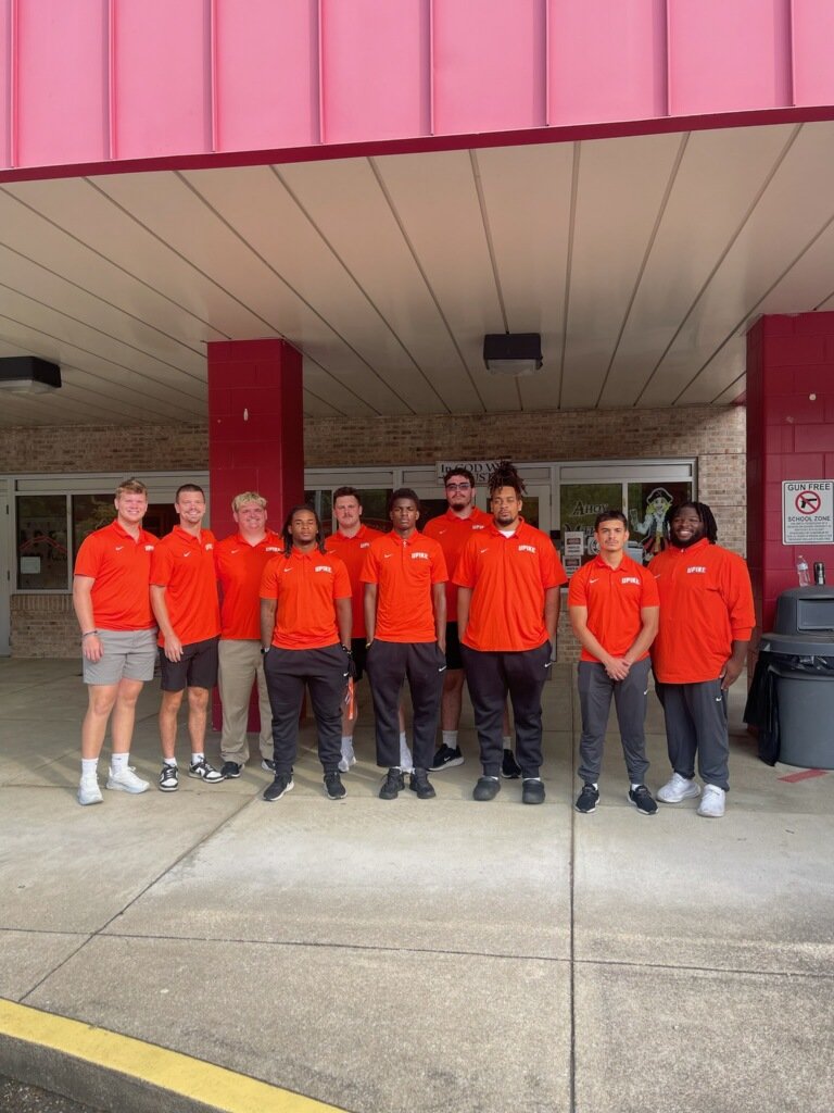 📚🐻 Thank you to all the many area elementary schools who welcomed our Bears into your classrooms! Our players loved reading to the kids and sharing the joy of learning. Building leaders on and off the field one story at a time! 🏈🧡 #BearNation #UPikeFootball #CommunityStrong