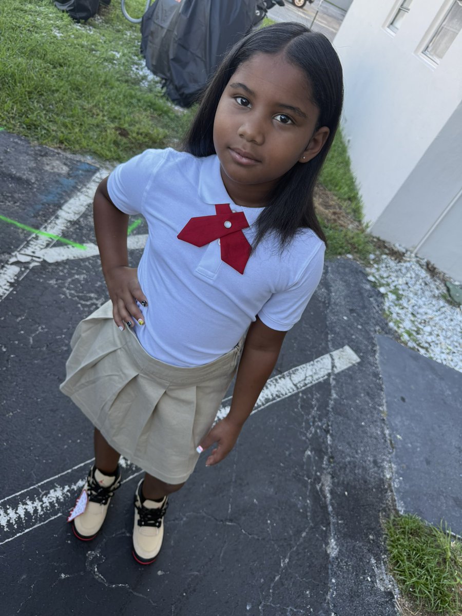 prinxcesspp's tweet image. my girl 💕 #2ndgrader