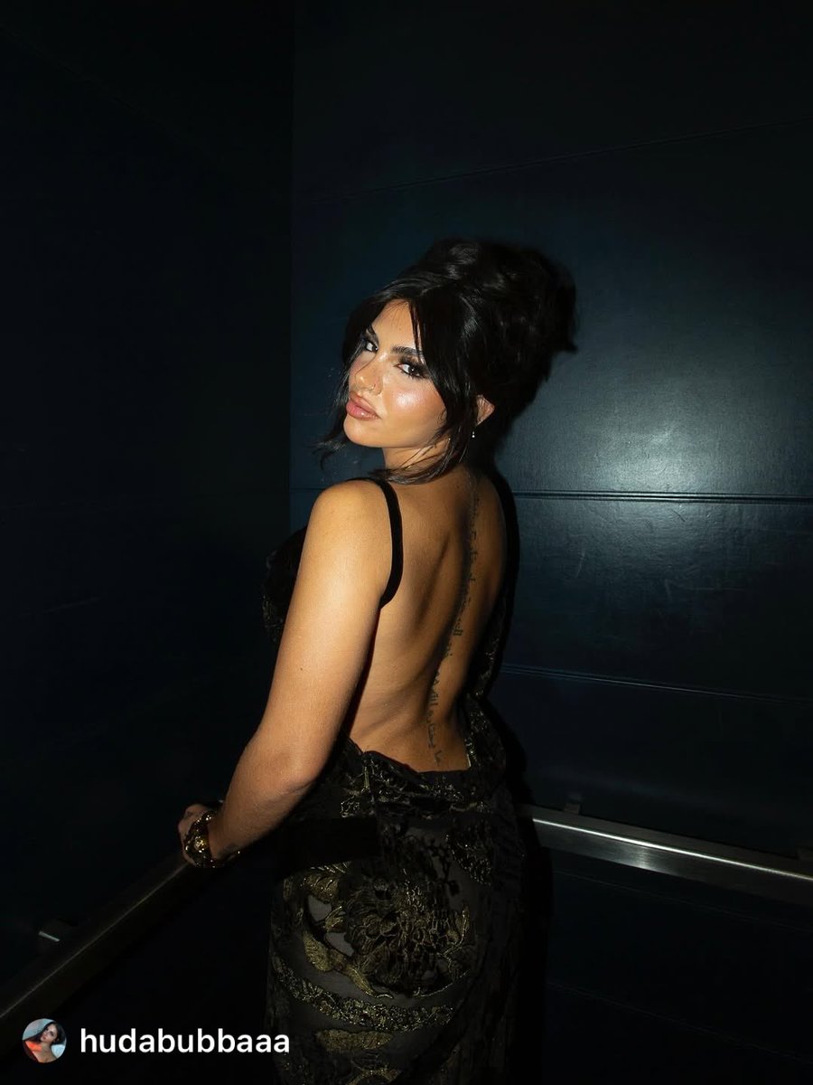 Huda_Mustafaa's tweet photo. MAMACITAAA😍😍😍#hudamustafa #baddie https://t.co/krg5nDoA5M