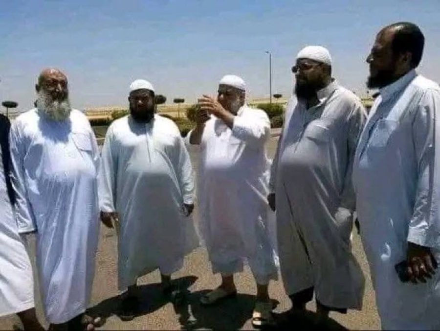 وبعد البهدله والمرمطه في الشمس أيام وسنين 
وبعد التطبيل للمجرم والتبرير لجرائمه 
#حزب_النور لم ينجح أحد، سقطوا في الانتخابات،لكن ارتفعت بطونهم،.
اللهم شماته بحجم الشماته في هلاك رابين و بروستاته النتن ،.