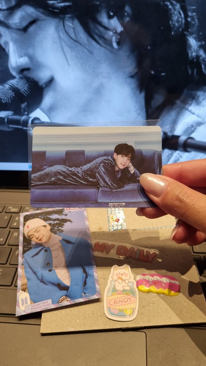 Feedback mais que positivo para a <a href="/Arquivo94/">Laura⁷ ~ ♡</a> que me enviou o Yoongi sofazinho super bem embalado e com brindes fofos.