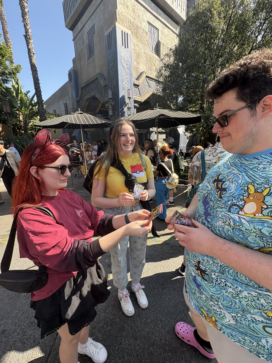 Melissa ✨ tweet media