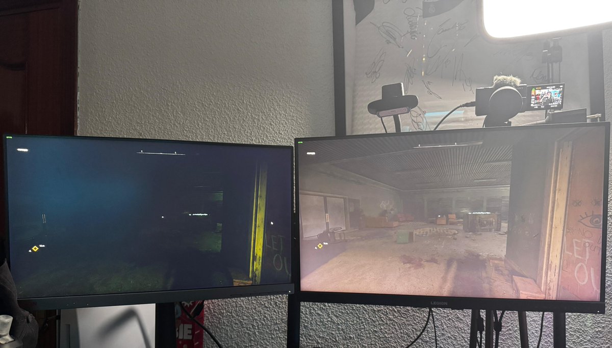 FlexZCoD's tweet image. Cuándo la gente dice en los directos cómo es posible que viera algo, LA RAZÓN:

Izquierda: lo que tú ves en el directo
Derecha: lo que yo veo al jugar 😂