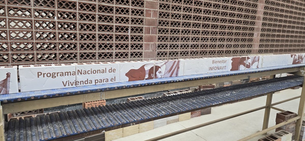 Hoy visitamos la planta de @Novaceramic y quedamos impresionados con su compromiso con la calidad y la innovación en sus procesos de producción. ¡Gracias por recibirnos! #Innovación #Calidad #CMIC #ConstruyendoJuntos