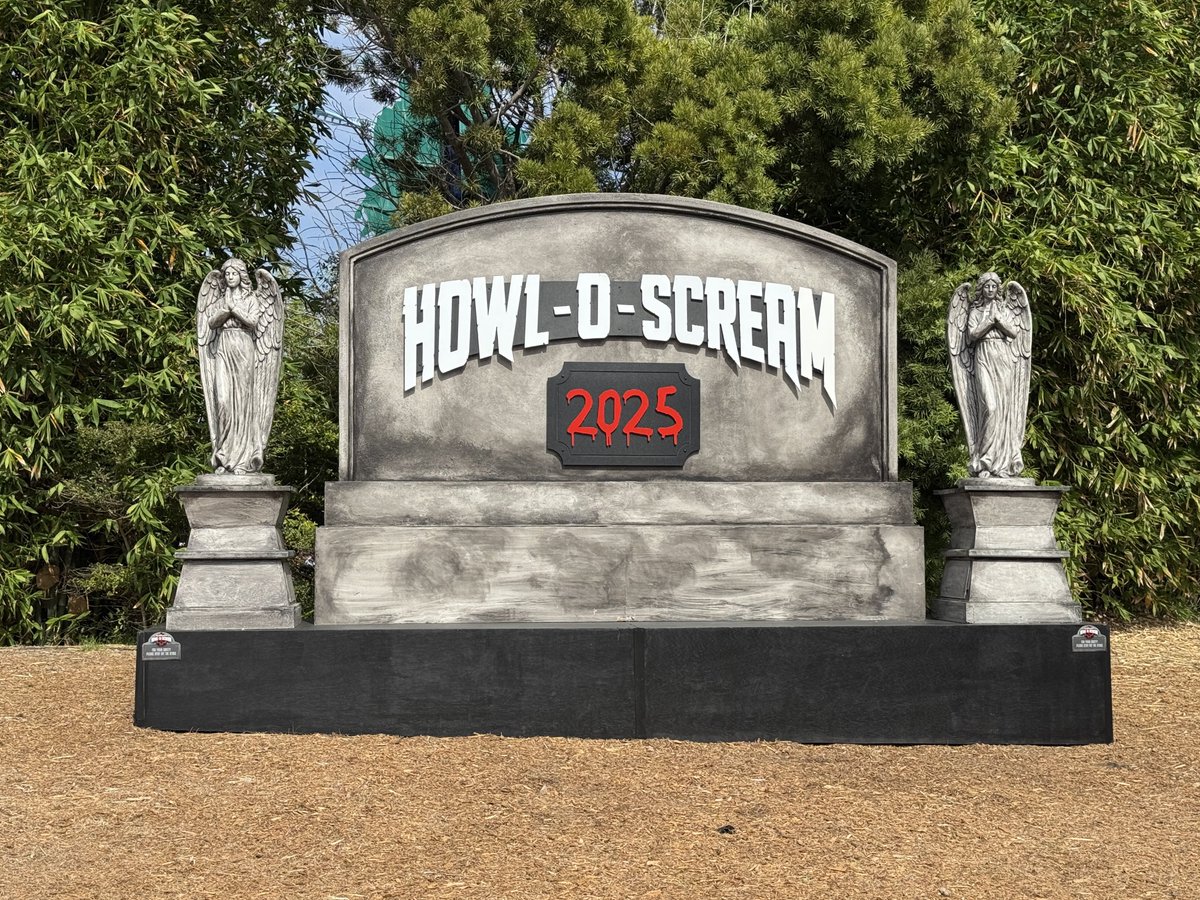 If you’re a Platinum SeaWorld San Diego passholder, you can pick up a FREE one day Howl-O-Scream ticket now through August 31st. It’s valid for any day during Howl-O-Scream. 👻 🎃